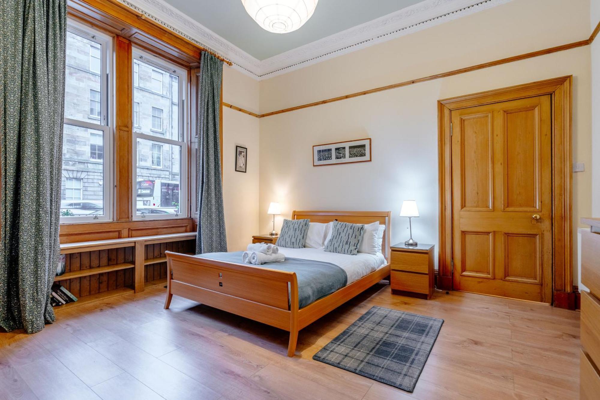Beautiful Spacious Ground Floor Newington Flat 에든버러 외부 사진